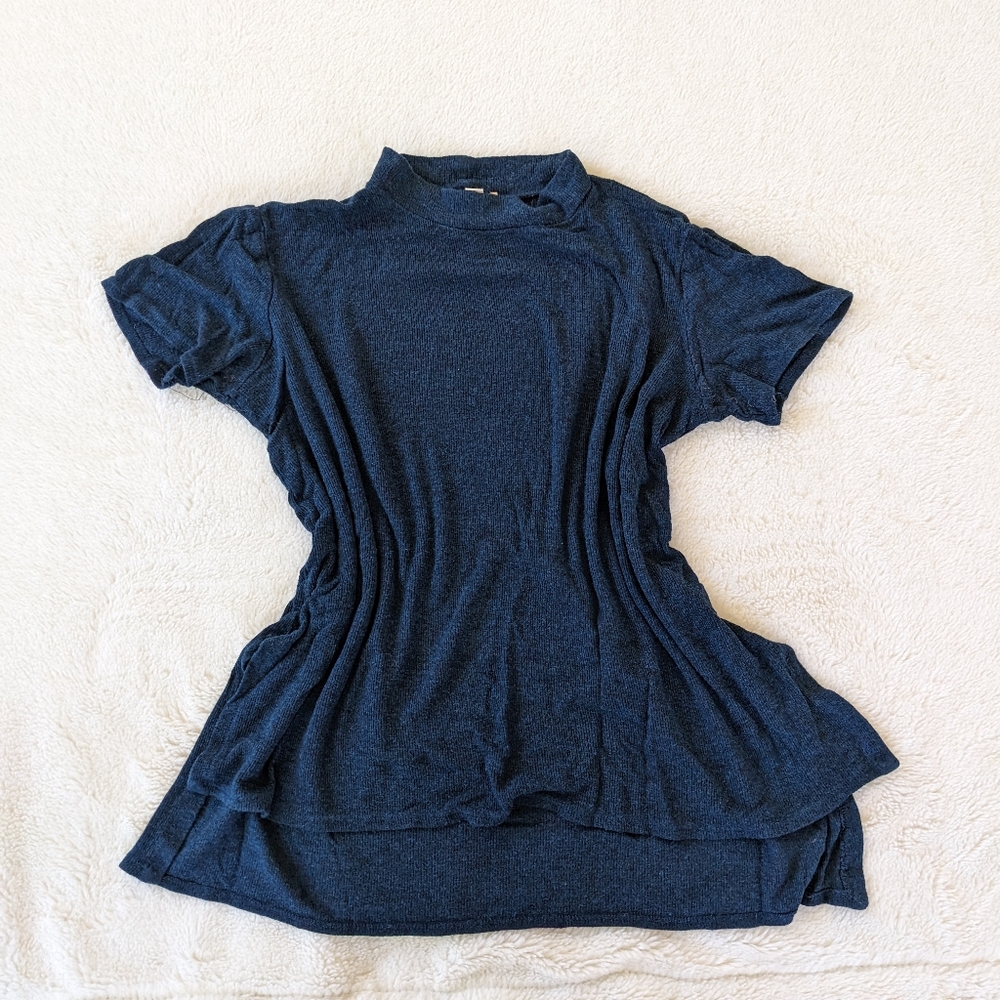 🌷3/$15🌷 Bordeaux navy blue high collar knit tee size XS